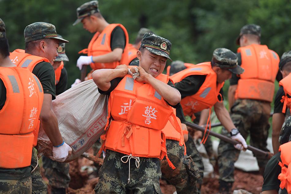 鄱阳湖最新水位变化，湖泊生态的挑战与应对策略